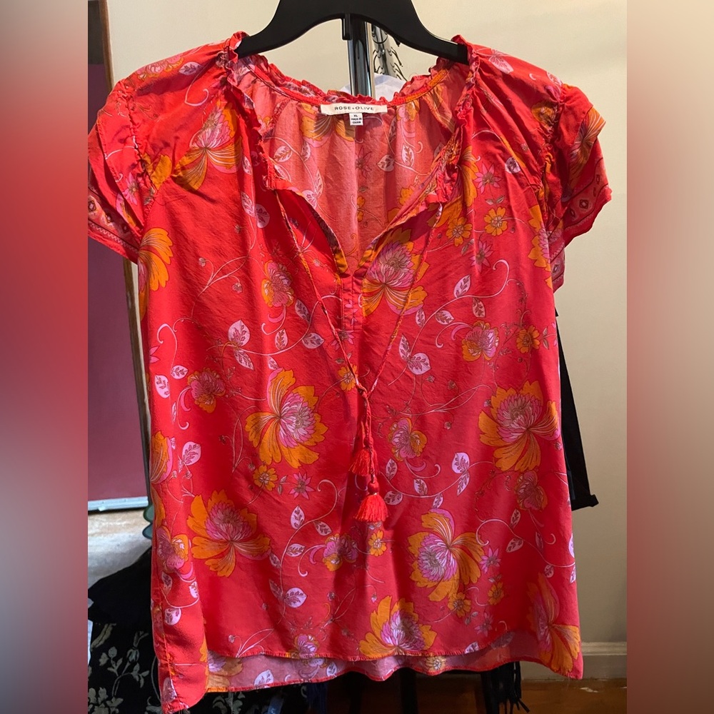 Cute floral top